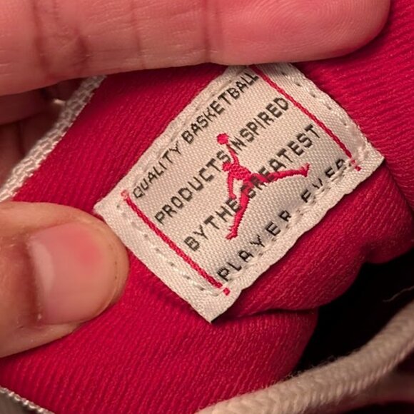 W14 AIR JORDAN 11 Retro "Cherry/Varsity Red" Sneakers - Picture 6 of 9